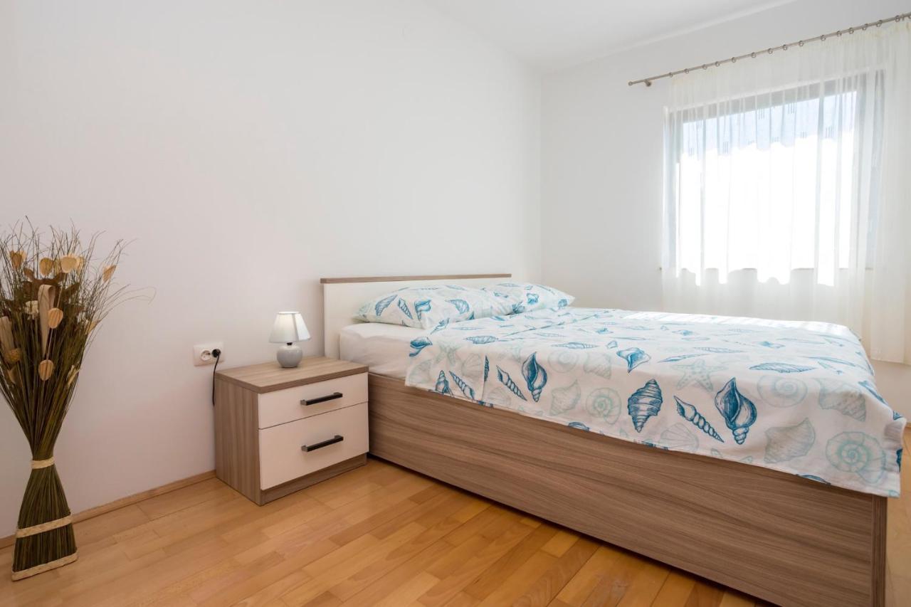 Apartment Maui Малинська Екстер'єр фото
